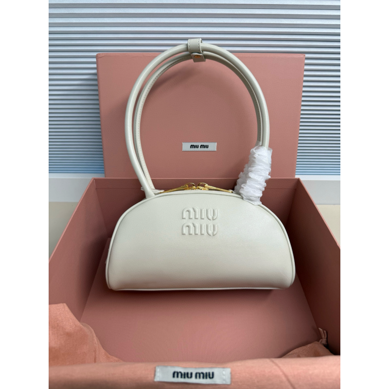 Miu Miu Klein Beau Tasche aus Leder