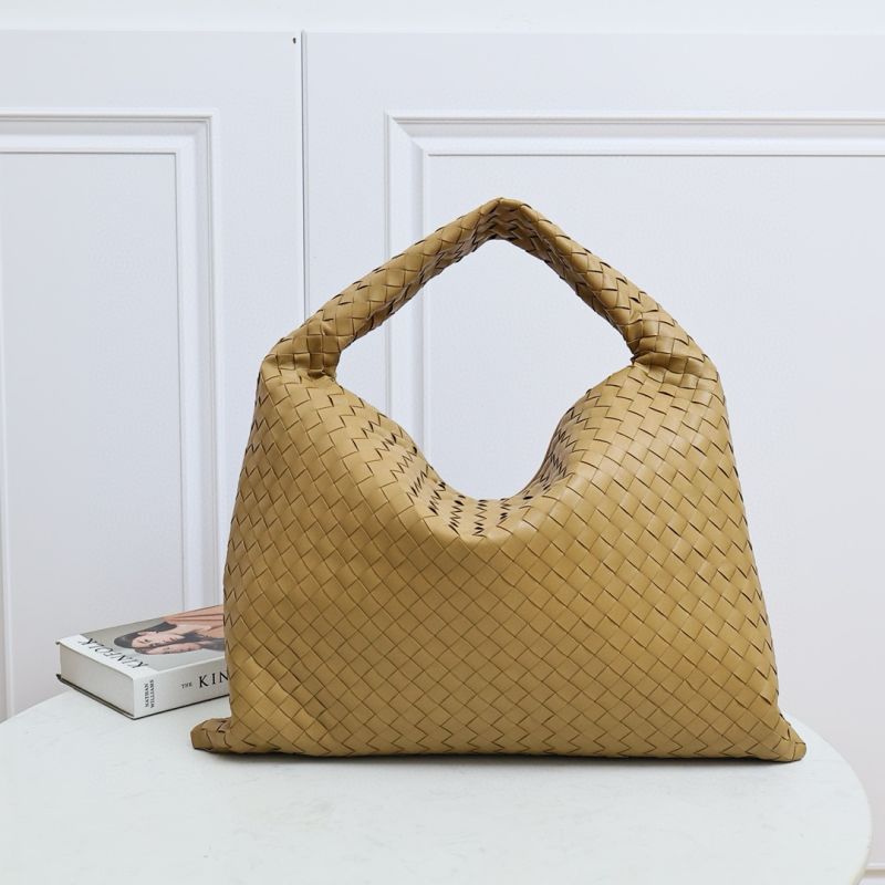 Bottega Veneta Large Hop Shoulder Bag -dark praline