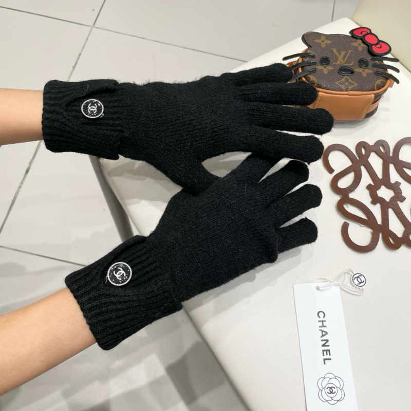 Chanel cashmere Gloves