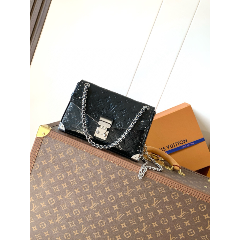 M28137 Fashion Show Trunkie